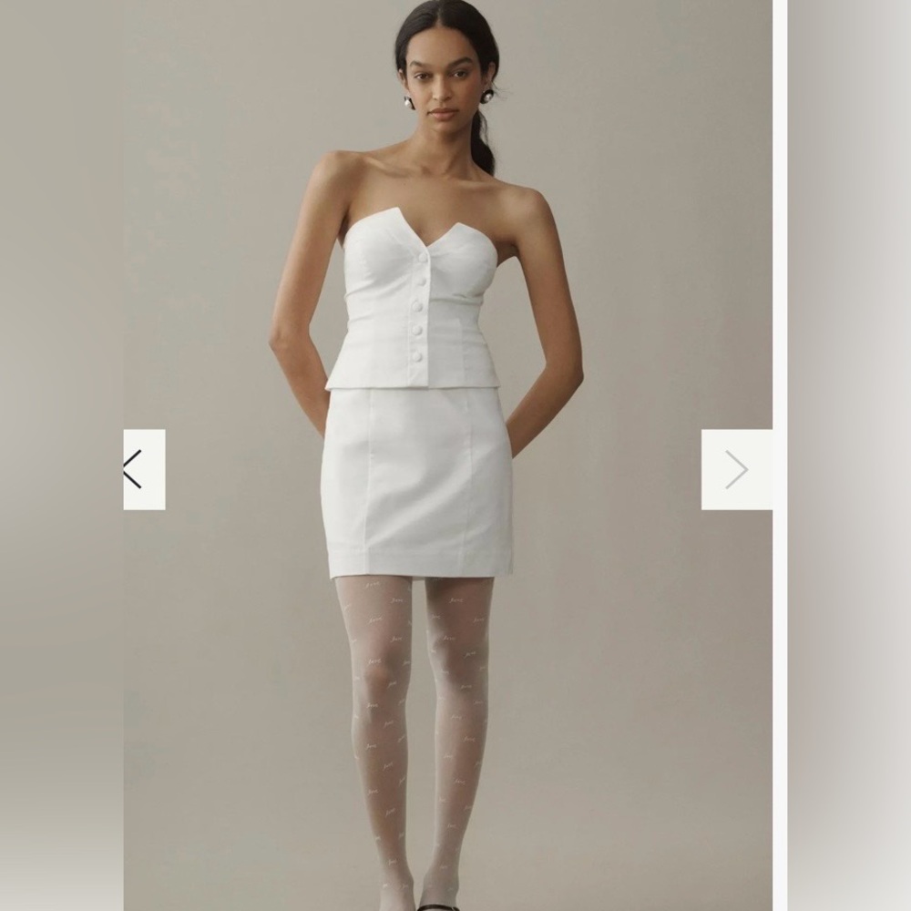 Elegant White Strapless Dress